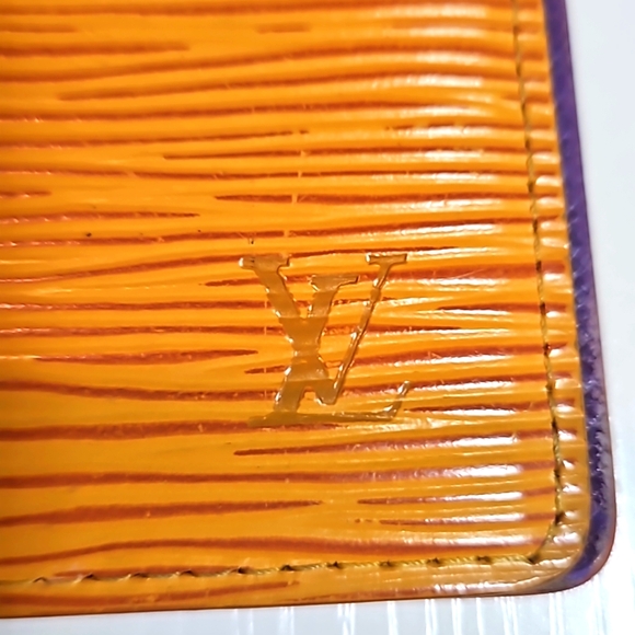 Authentic Vintage Louis Vuitton Small Ring Yellow EPI Agenda Cover - Picture 2 of 8